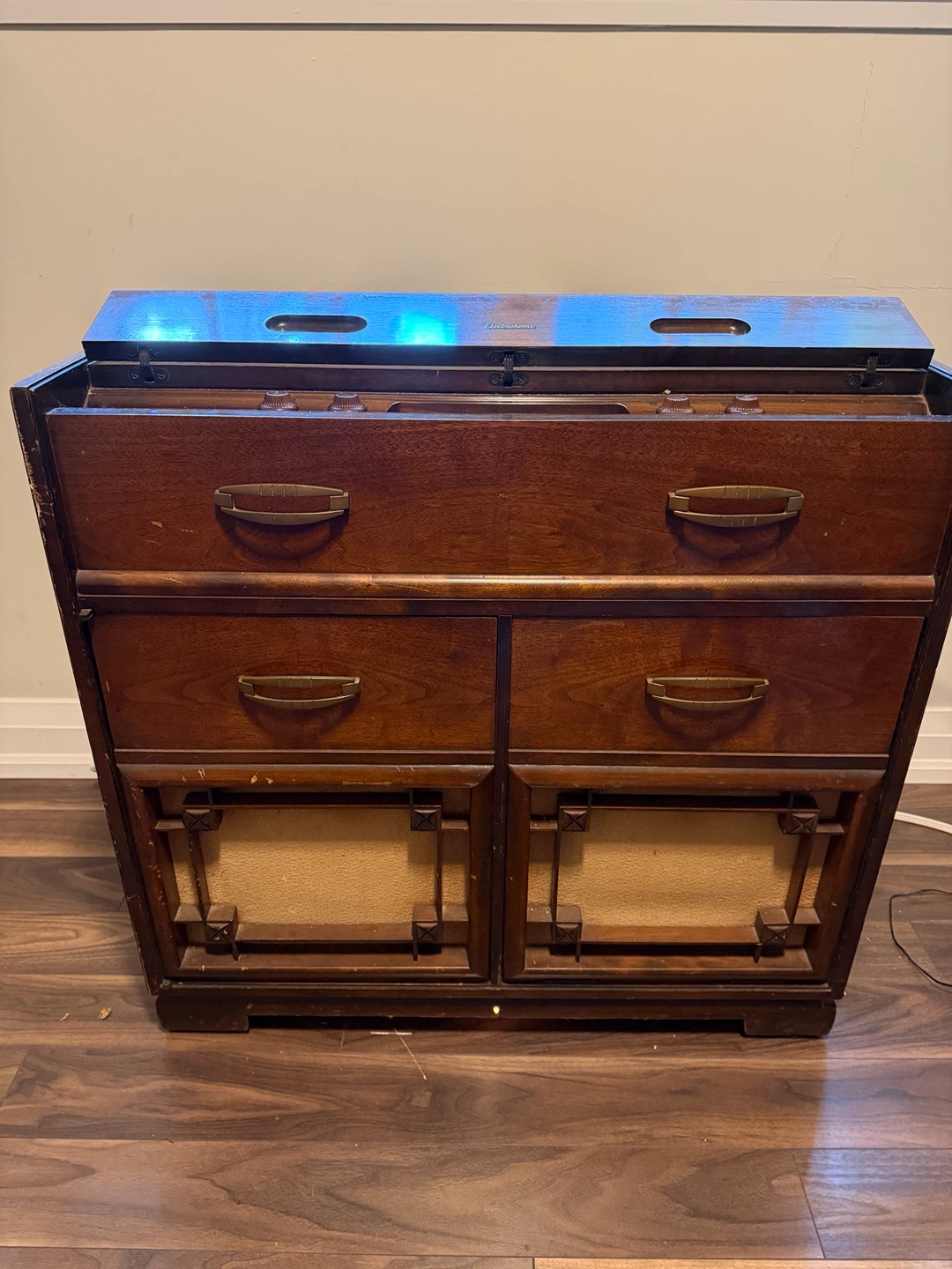 Electrohome Paragon-FM Radio Console