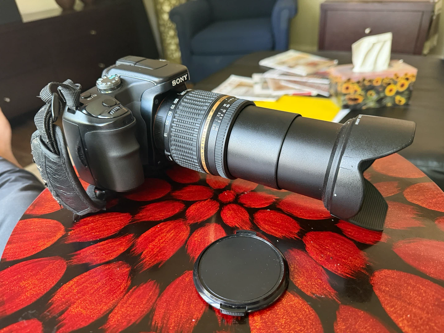 Sony Alpha a100 DSLR Camera with Tamron Lens and Bags - photo 2