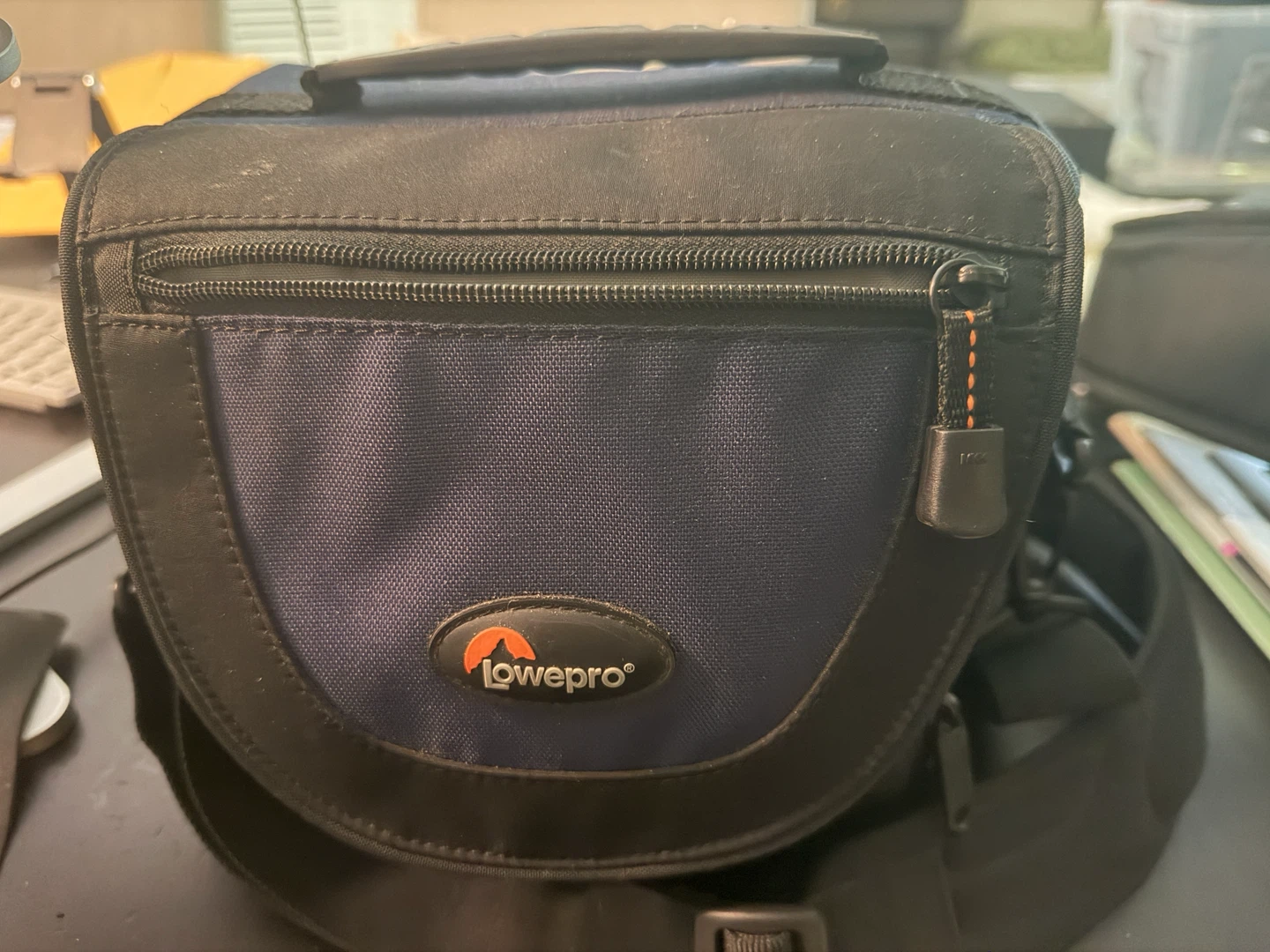 Sony Alpha a100 DSLR Camera with Tamron Lens and Bags - photo 4