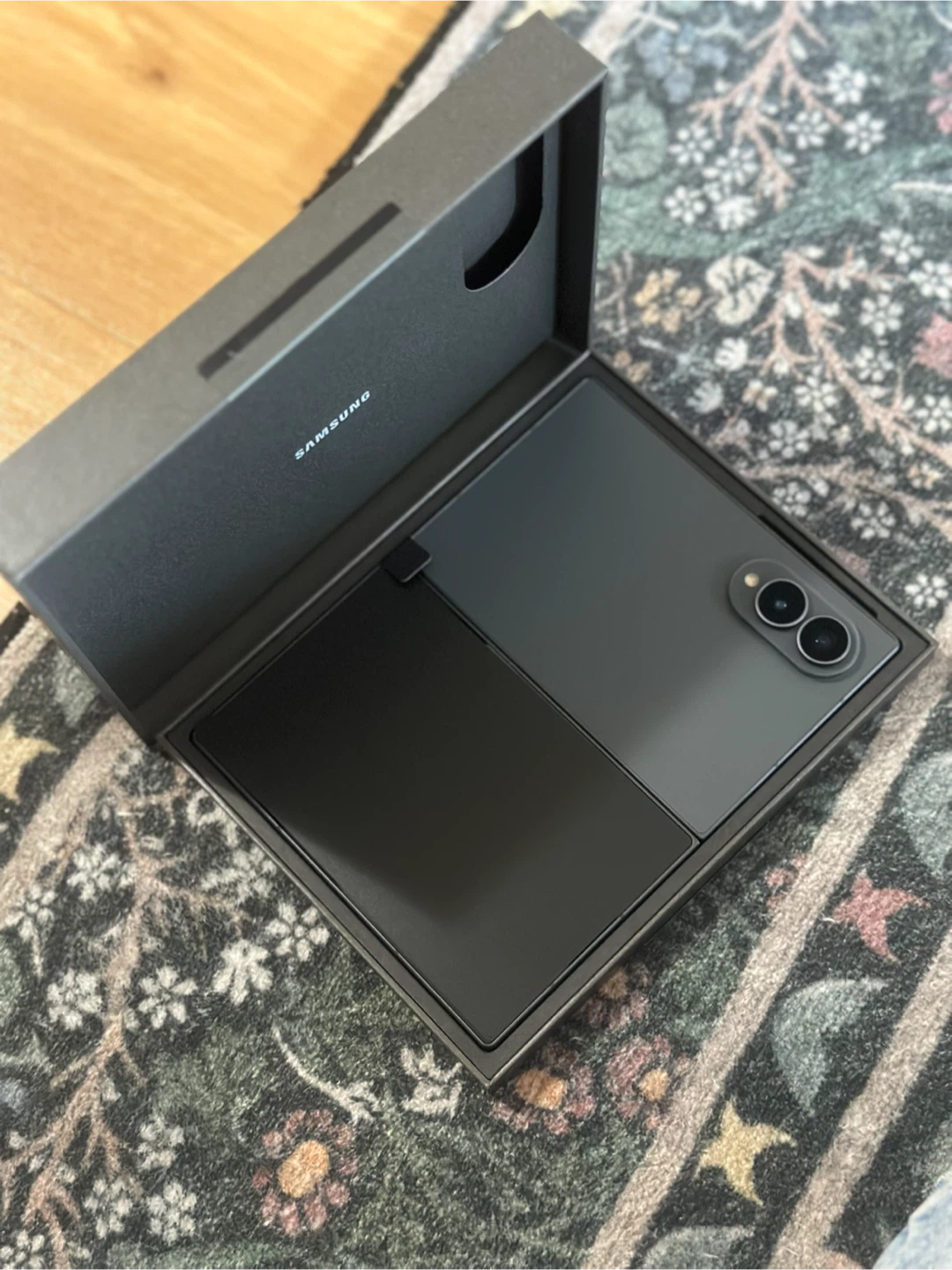 Samsung Galaxy Z Fold 8 Smartphone - photo 4