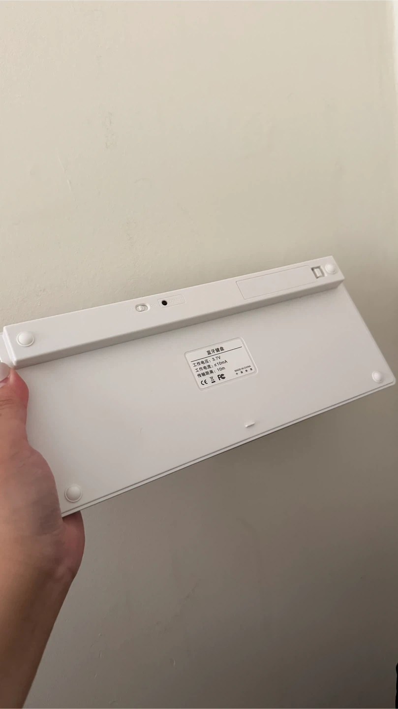 Bluetooth wireless keyboard - photo 2