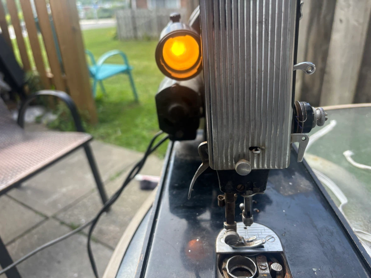 Vintage Simanco Sewing Machine - photo 4
