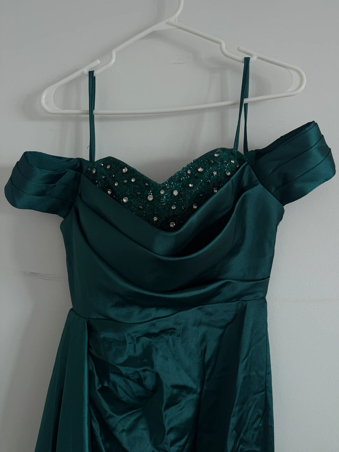 Emerald Green Off-the-Shoulder Prom Dress