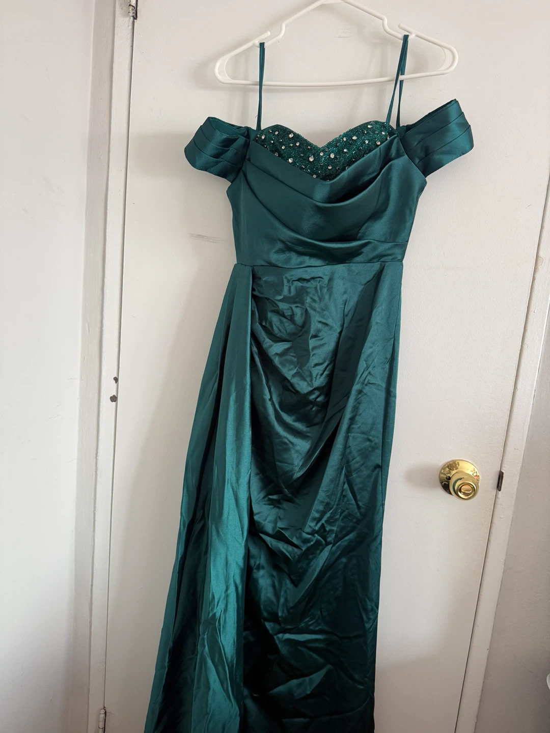 Emerald Green Off-the-Shoulder Prom Dress - photo 2