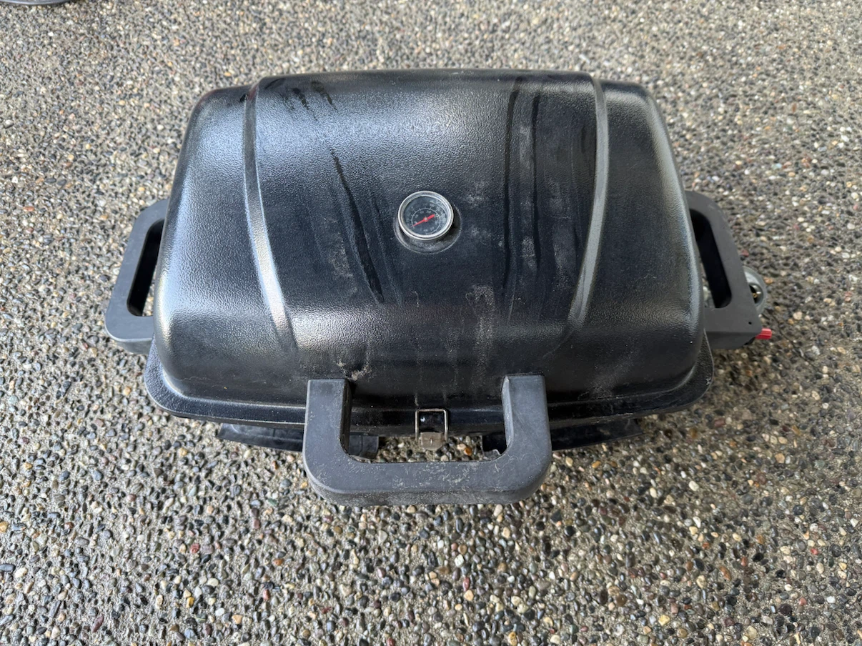 Black portable propane barbecue - photo 2