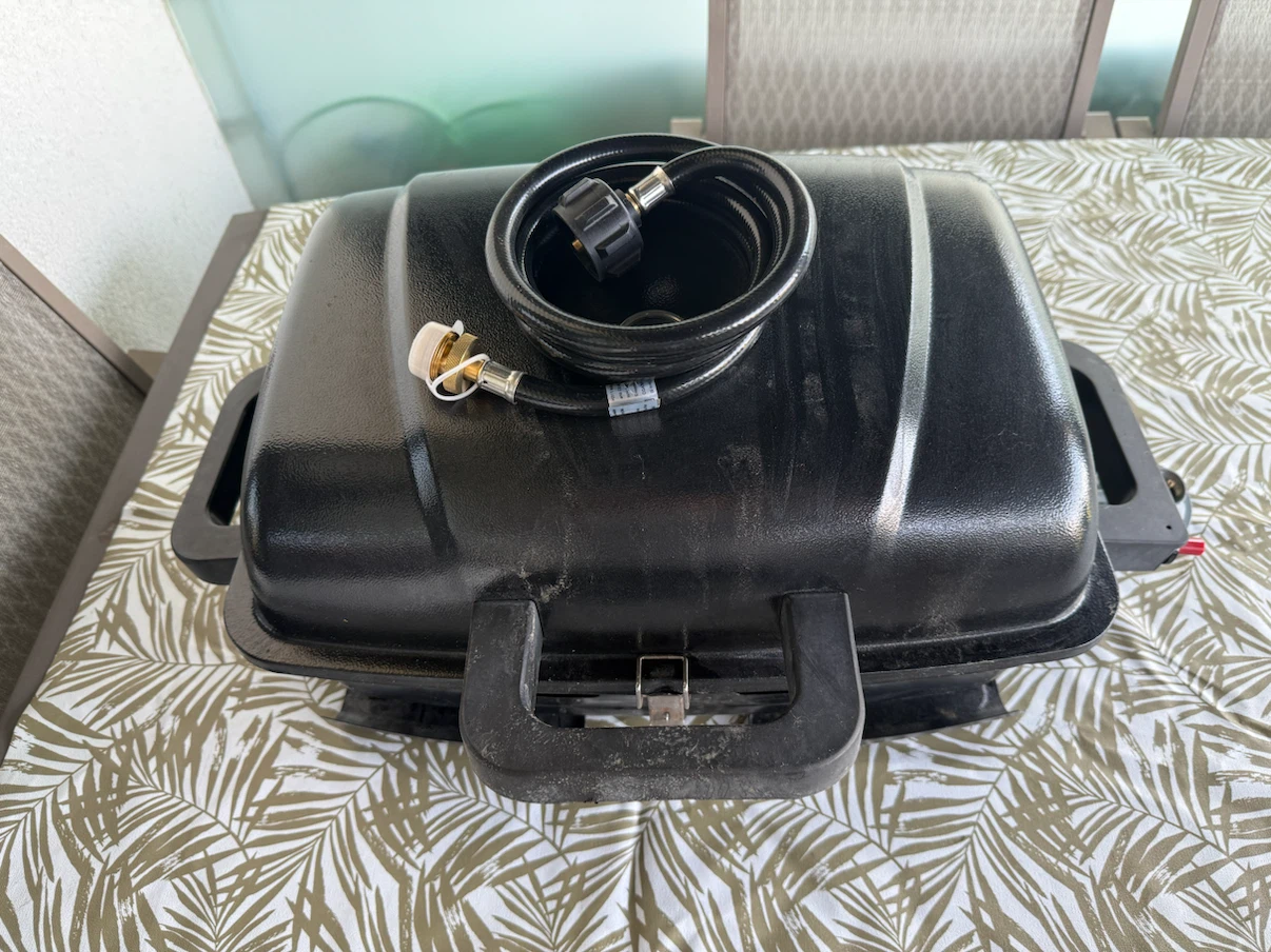 Black portable propane barbecue - photo 3