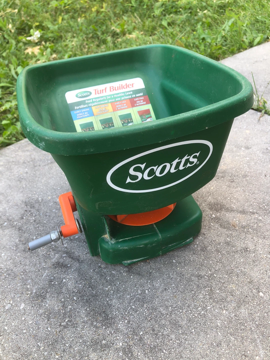 Scotts Turf Builder Lawn Spreader - photo 5