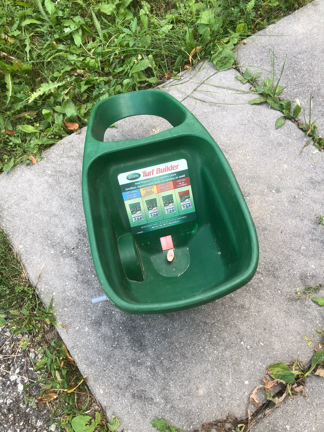 Scotts Turf Builder Lawn Spreader - photo 4
