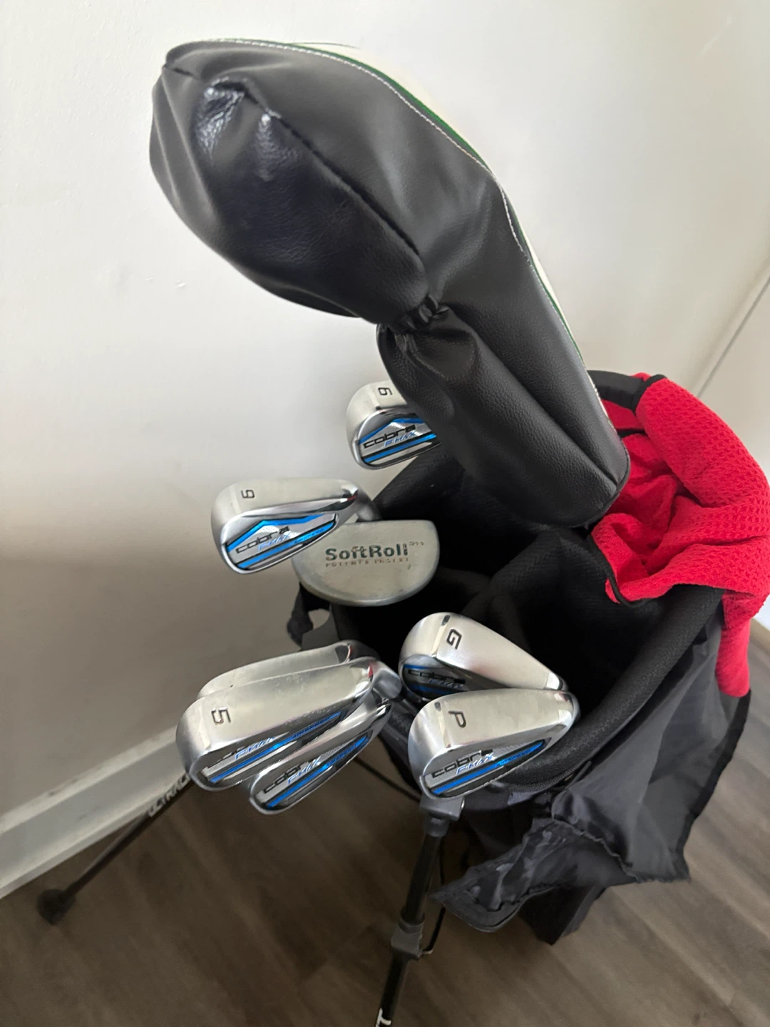 Cobra Golf Club Set with Bag - photo 2