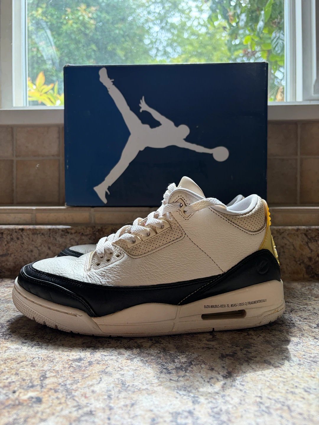 Air Jordan 3 Retro SP Fragment Design - photo 3