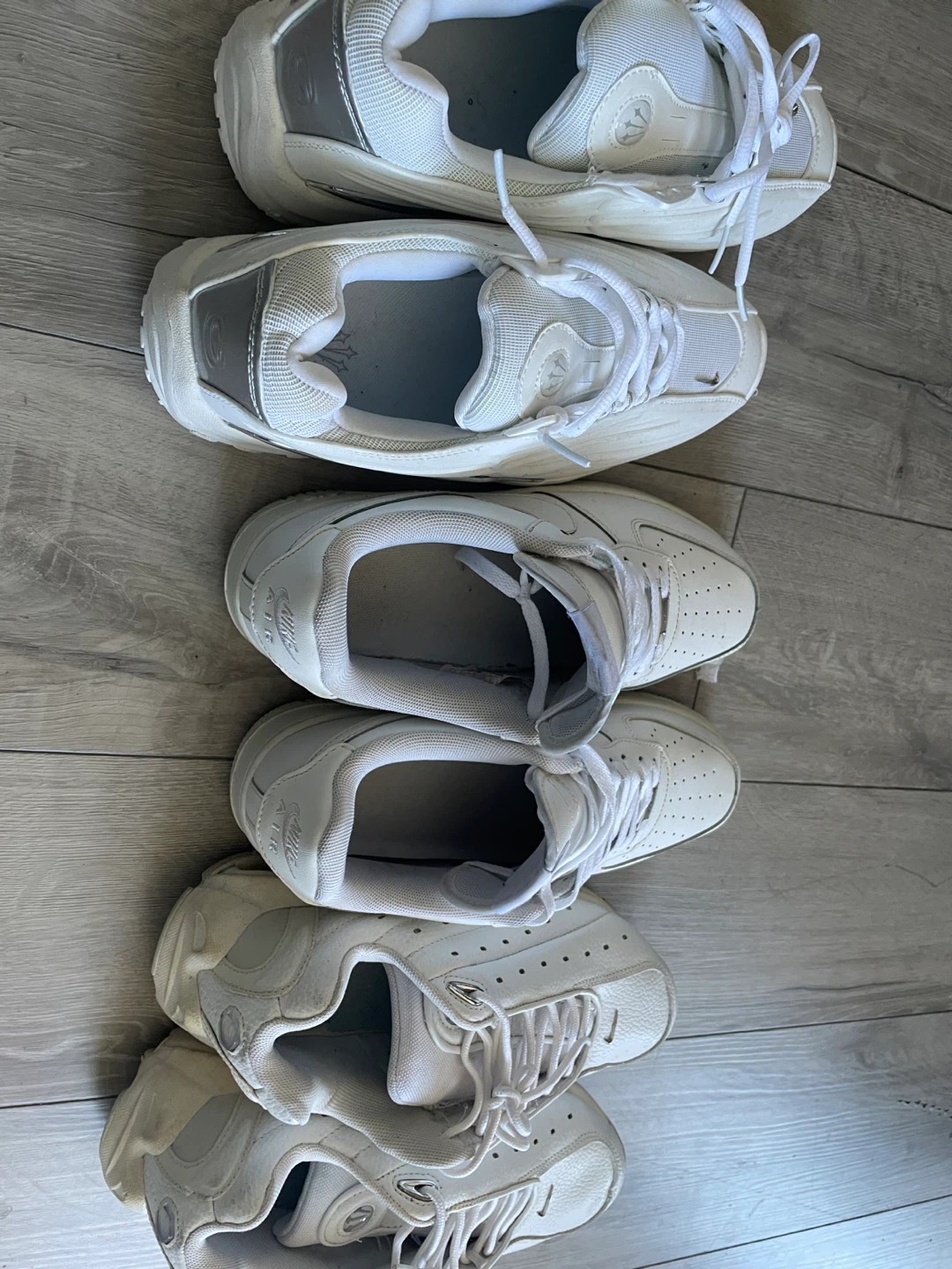 3 White sneakers for the price one - photo 3