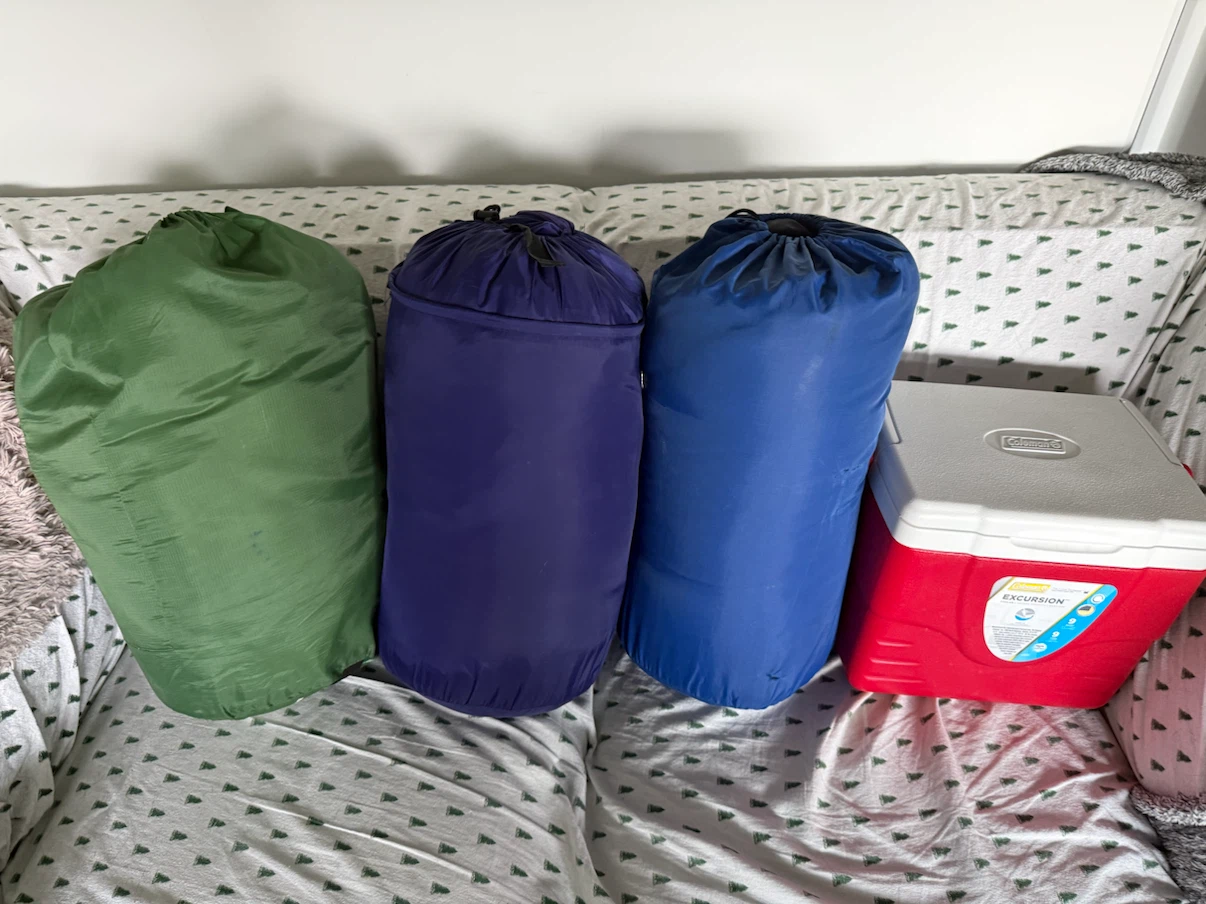 Camping gear set with Outbound 4-person tent and Coleman cooler - photo 2