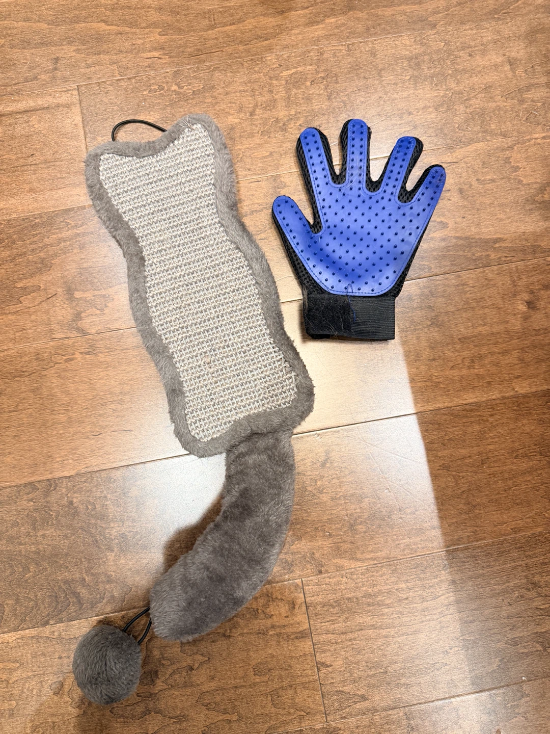 Cat Scratch Toy & Grooming Glove Set