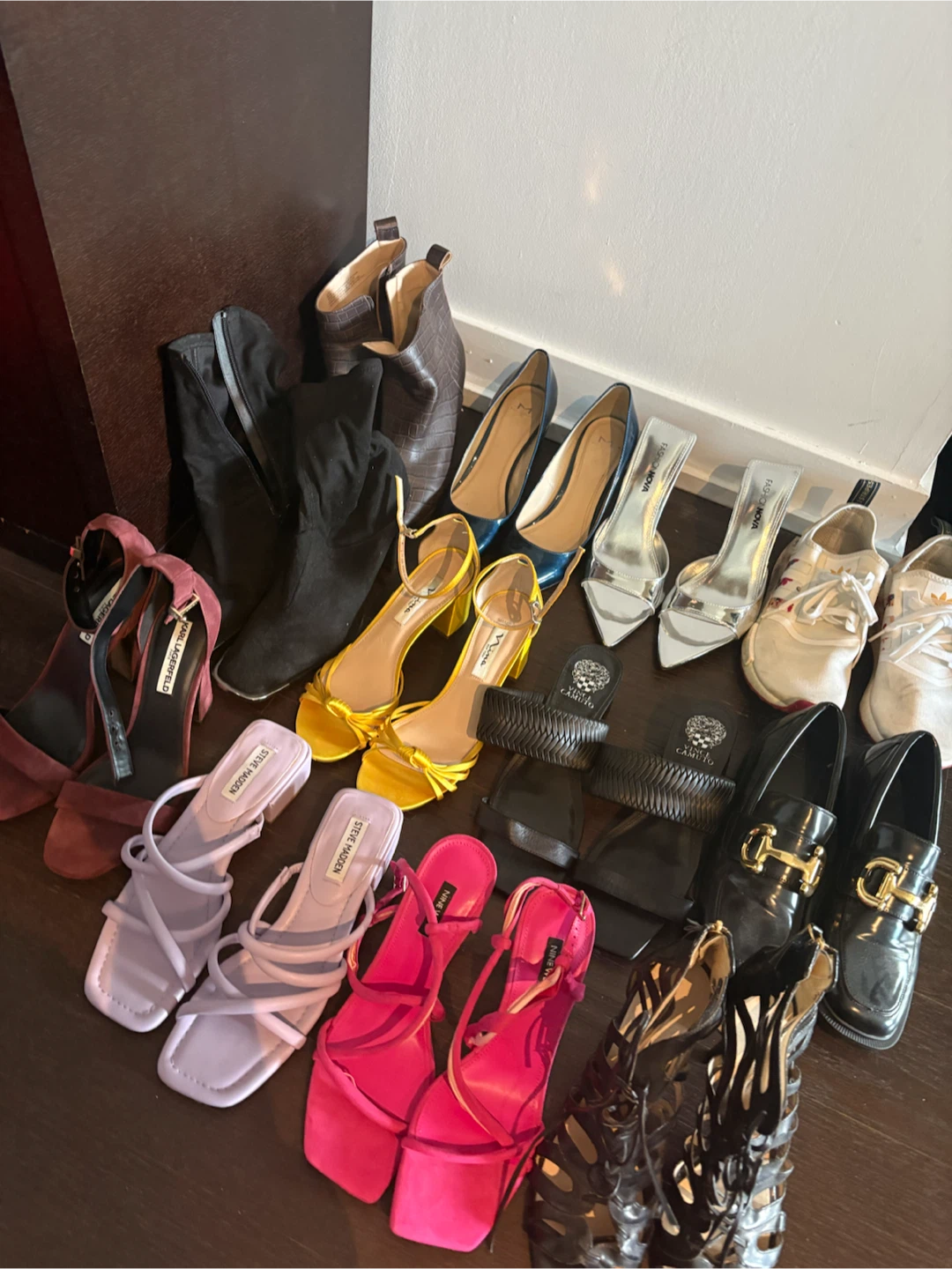 Women’s shoes size 9