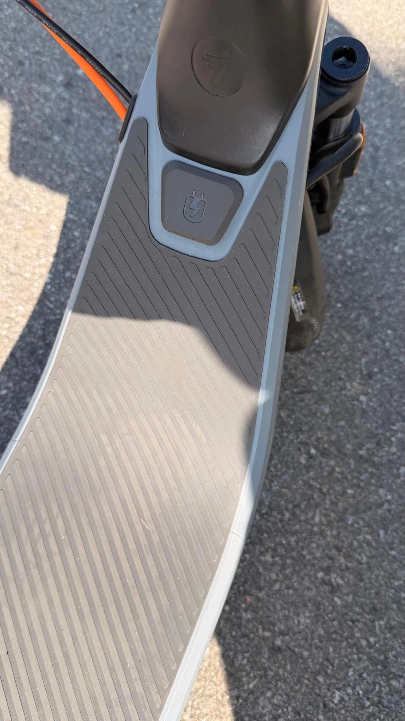 Ninebot E2 Plus II eKickScooter - photo 3