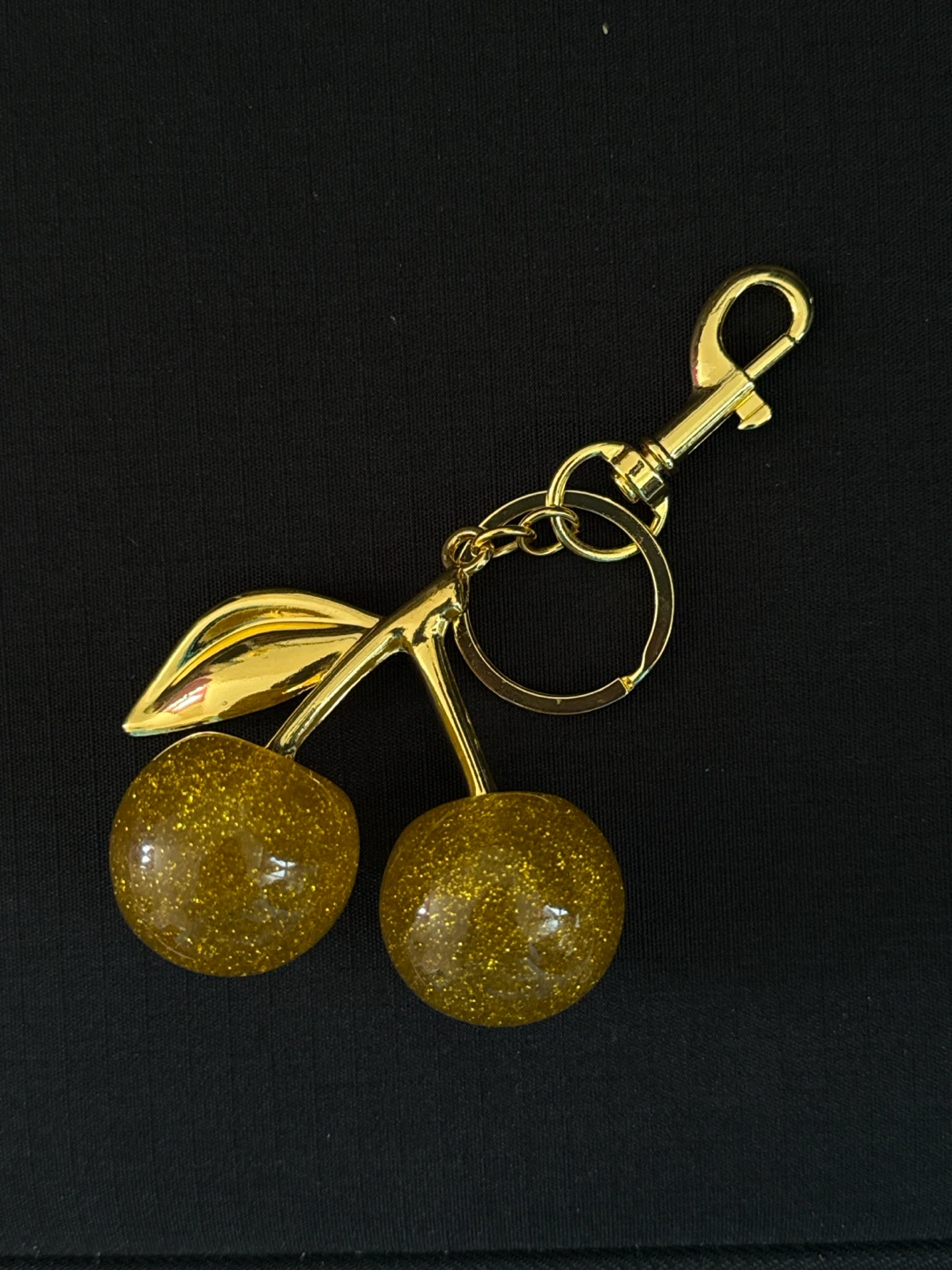 ‼️NEED GONE‼️ Gold Glitter Cherry Keychain - photo 2