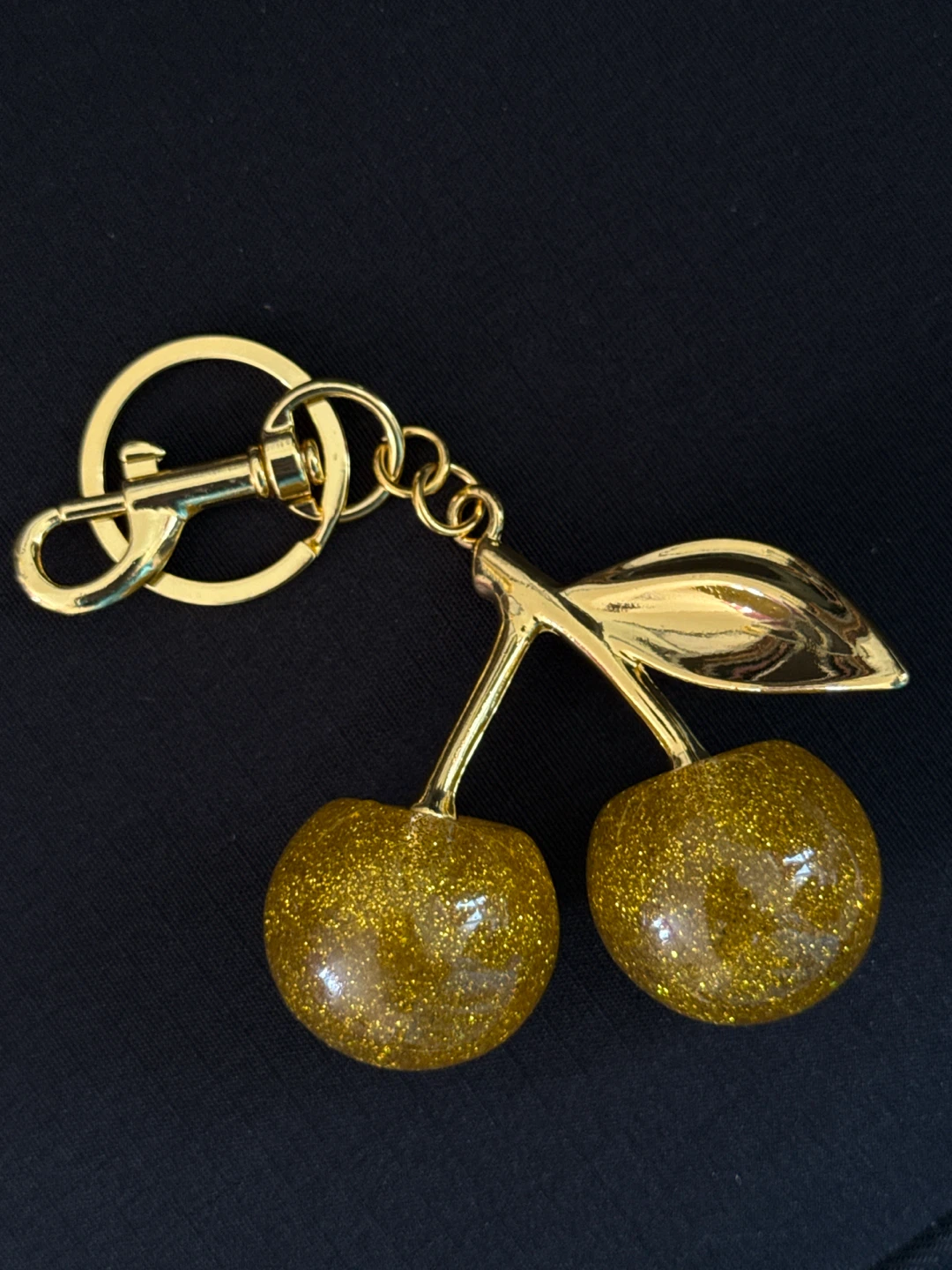 ‼️NEED GONE‼️ Gold Glitter Cherry Keychain - photo 3
