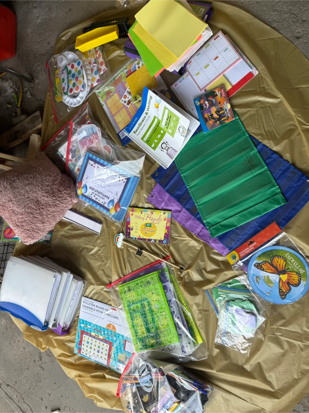 Classroom clear out. Mixed Lot.