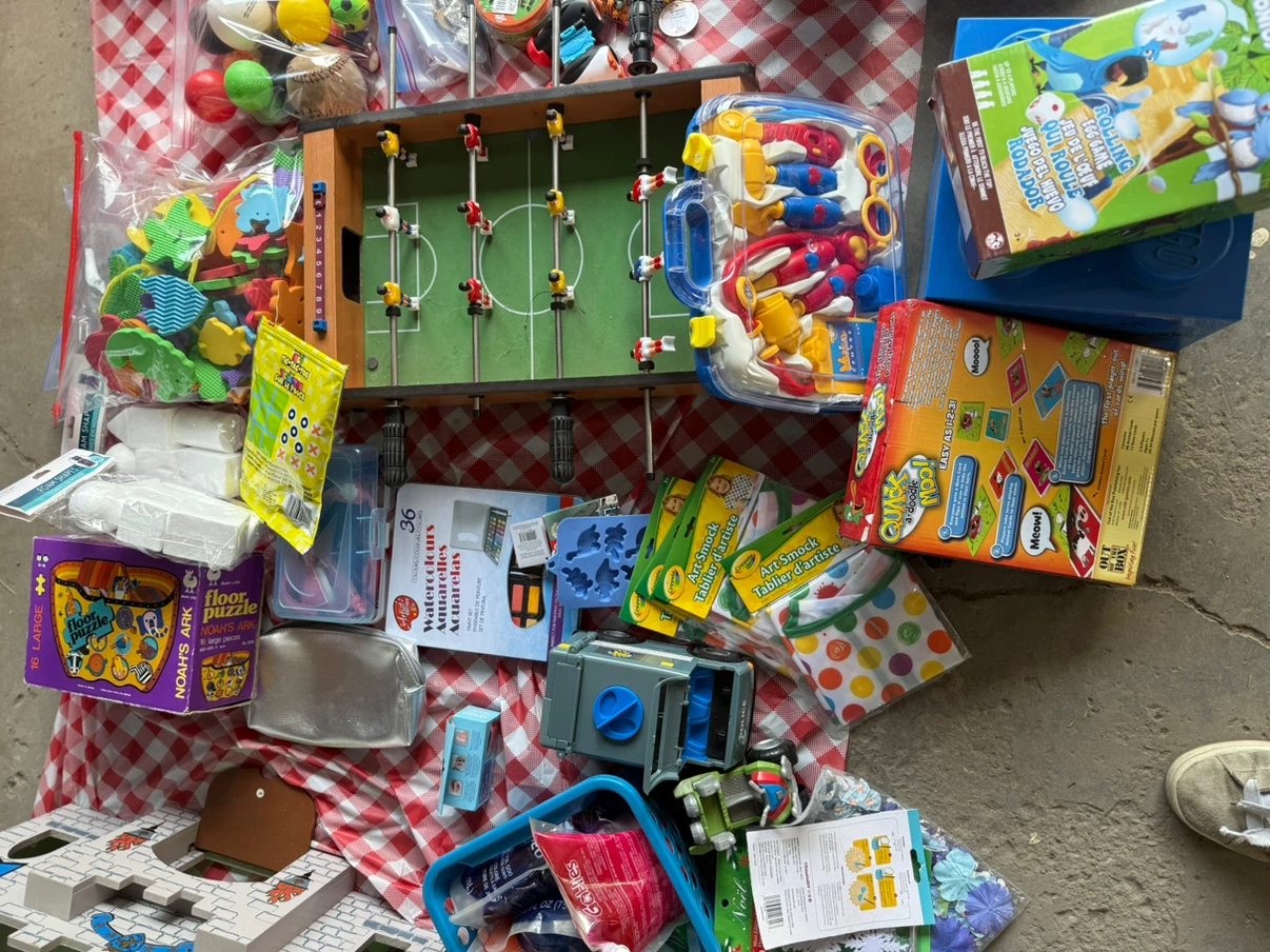 Classroom clear out. Mixed Lot. - photo 4