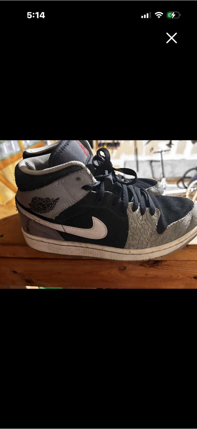 Nike Air Jordan 1 Mid Sneakers