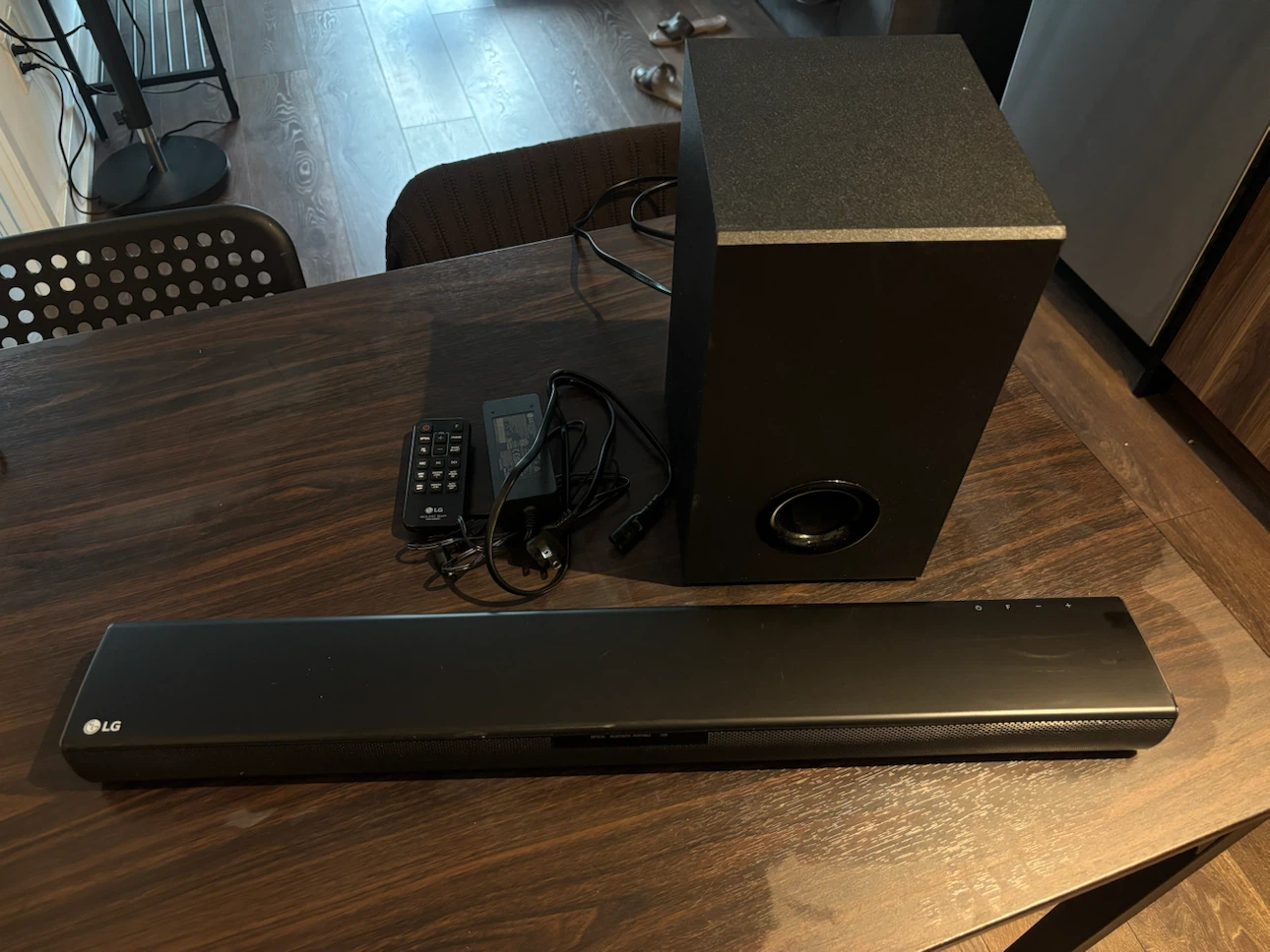 LG SQC1 Soundbar and Subwoofer - photo 2