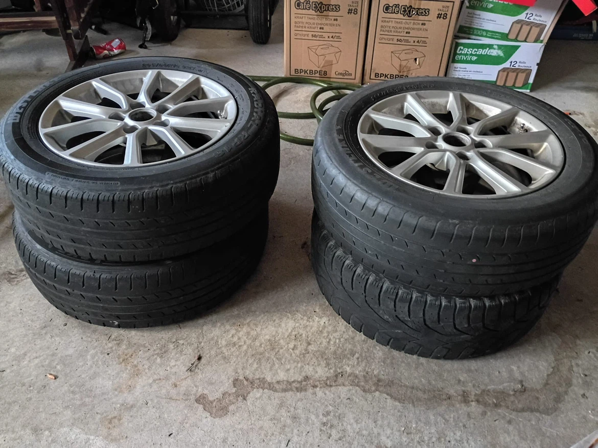 Set of 4 Used 205/60R16 M+S Tires with Rims - photo 2