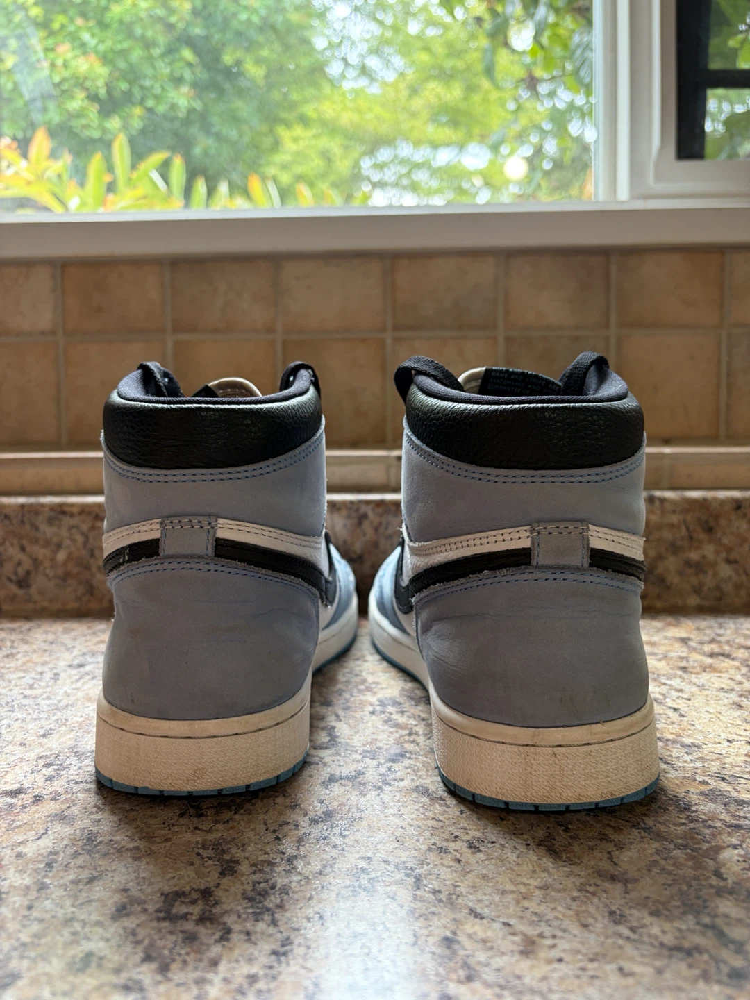 Nike Air Jordan 1 High UNC - photo 2