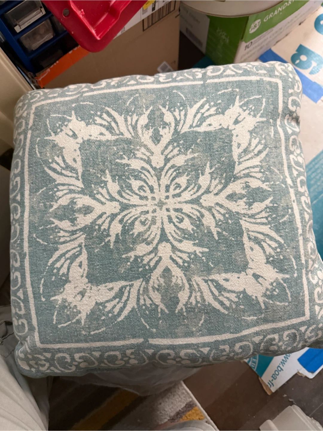 4 Decorative cushions