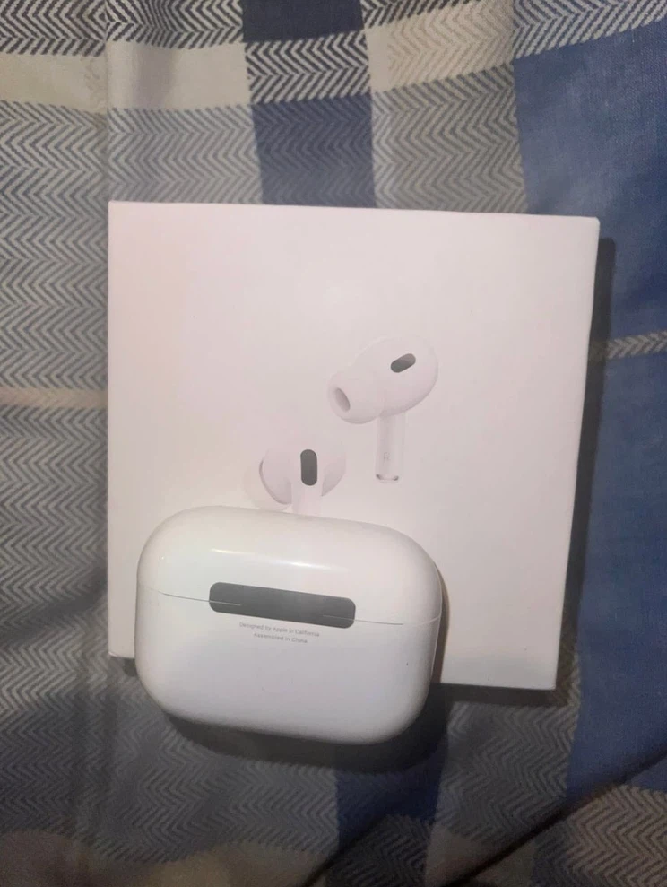 Apple AirPods Pro 2/3 - photo 2