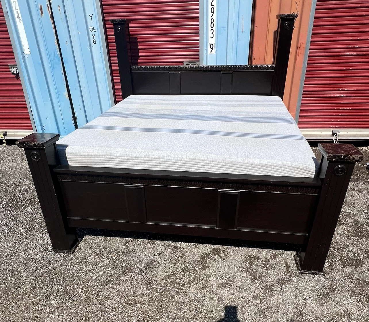 King Wood Bedframe Mattress and Boxsprings *Can Deliver* - photo 5
