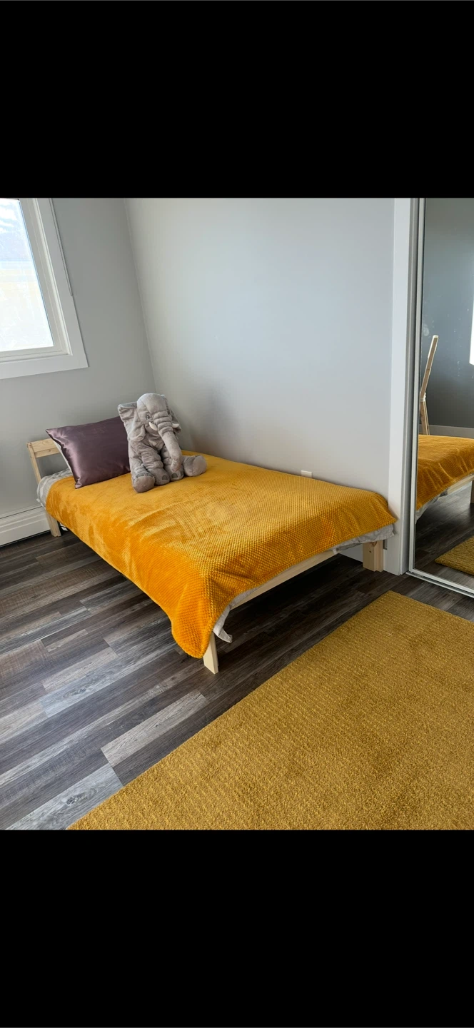 Rug yellow 135cm x 200cm