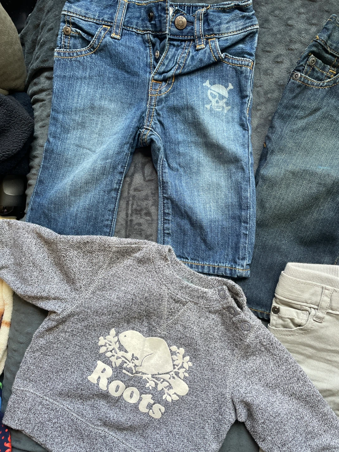 Roots Baby Sweatshirt and gap Jeans - photo 2