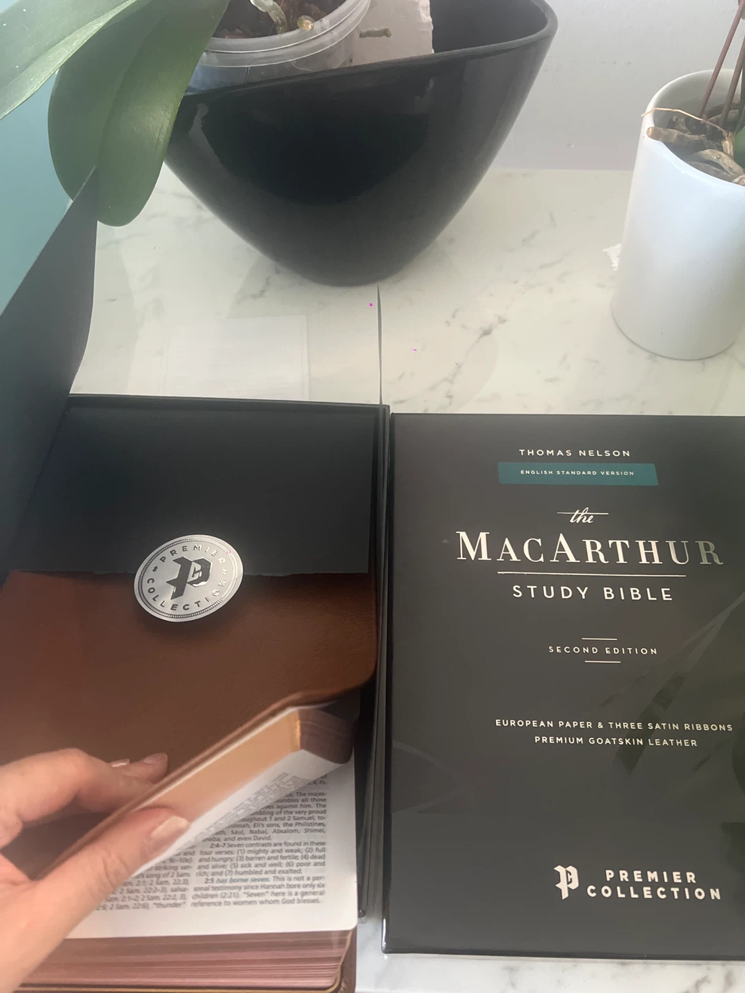 Thomas Nelson The MacArthur Study Bible Second Edition - photo 2