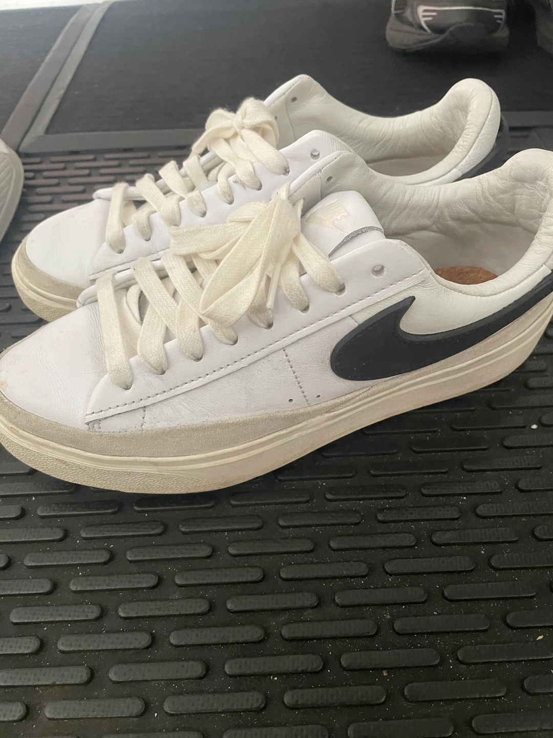 Nike Blazer Low Sneakers Price Negotiable - photo 2