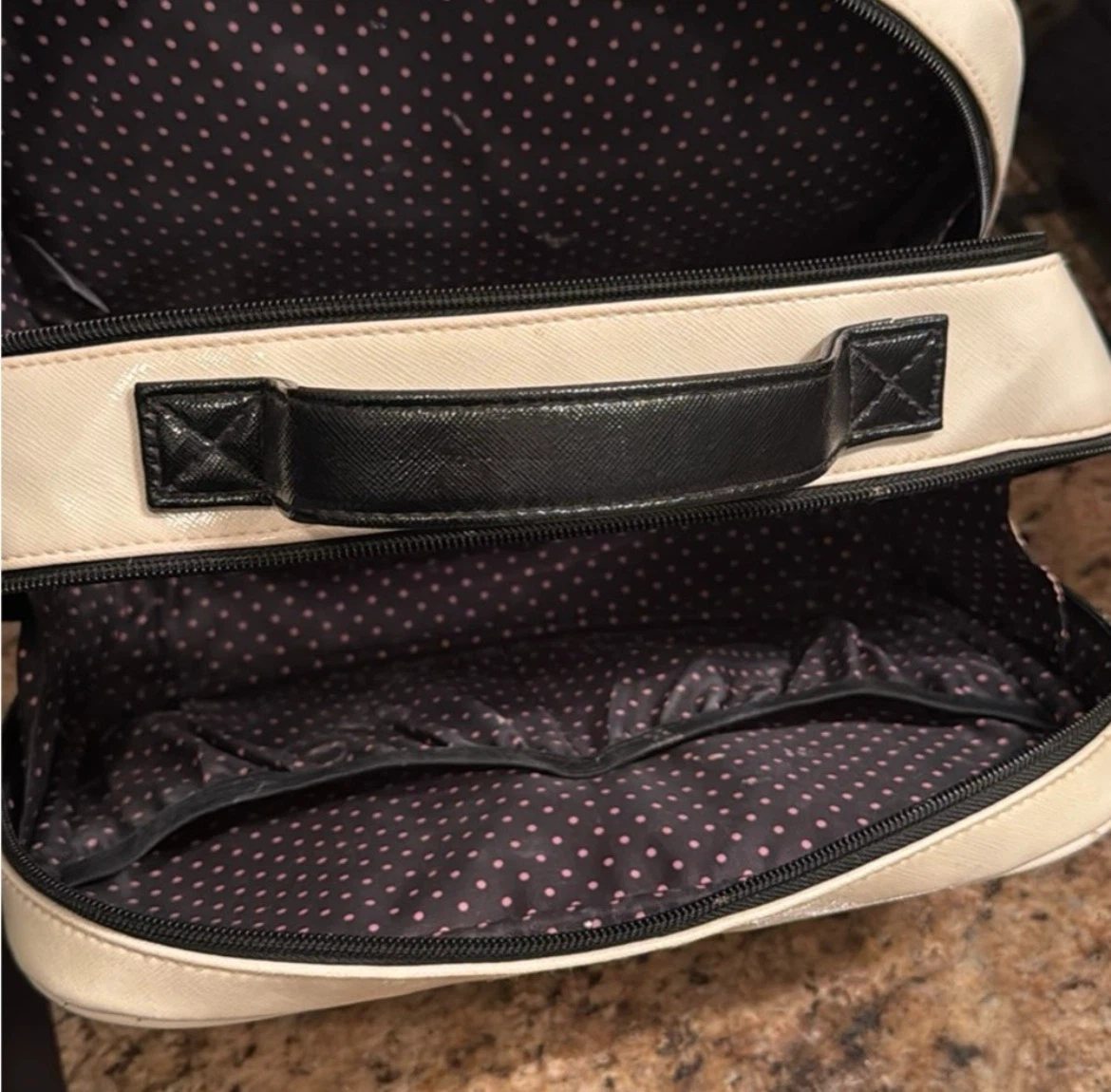 Victoria's Secret Travel Makeup Bag Train Case - photo 2