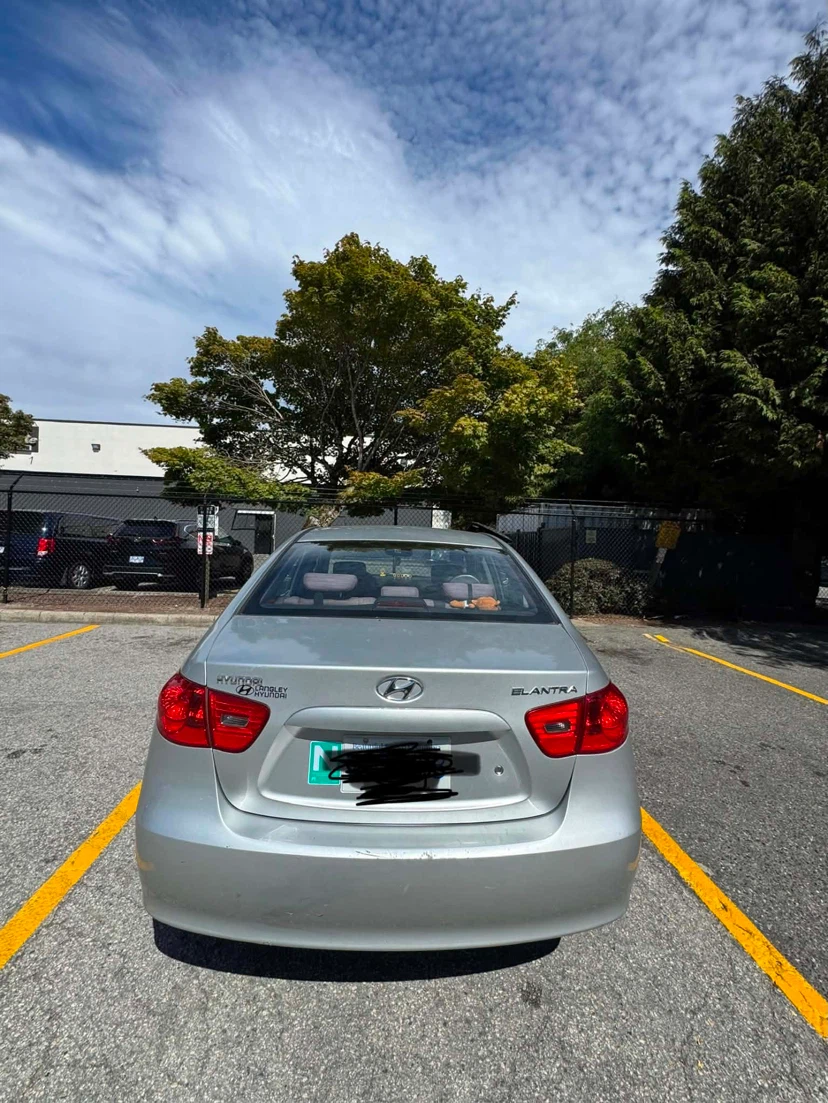 Silver Hyundai Elantra Sedan - photo 3