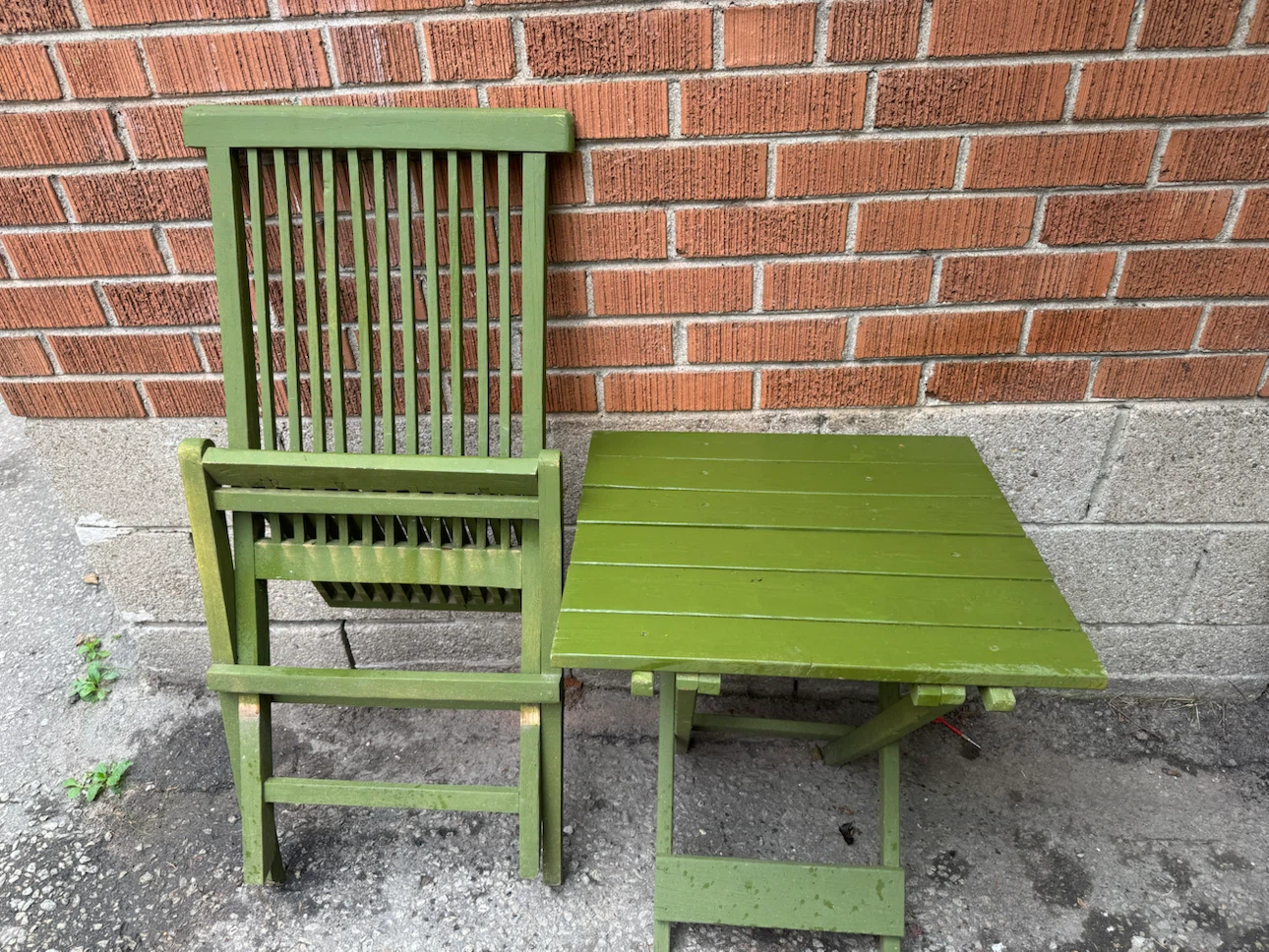 Green Folding Patio Chair and Table Set - photo 4