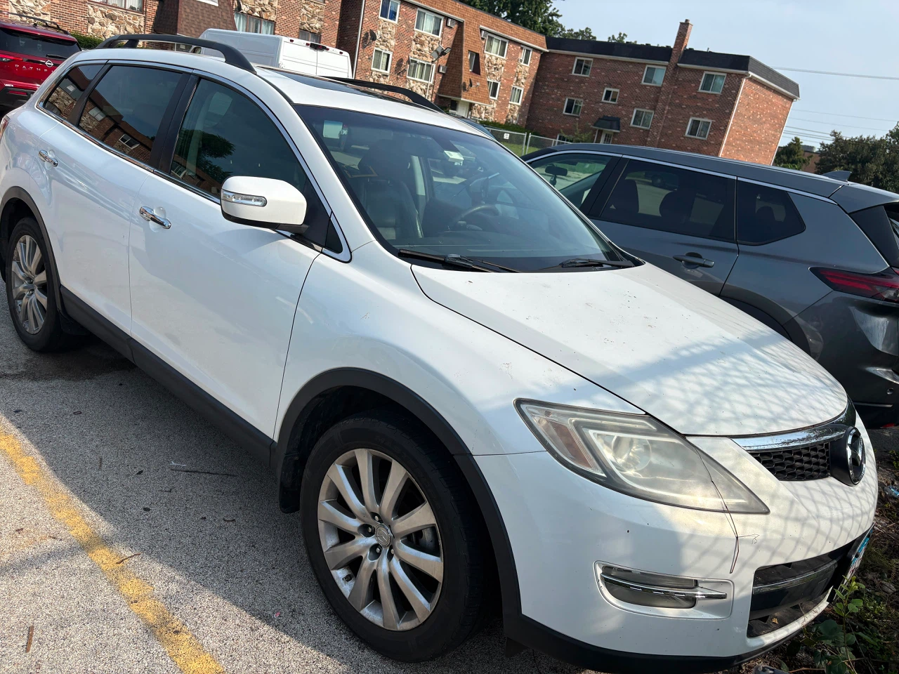 White Mazda CX-9 SUV - photo 2