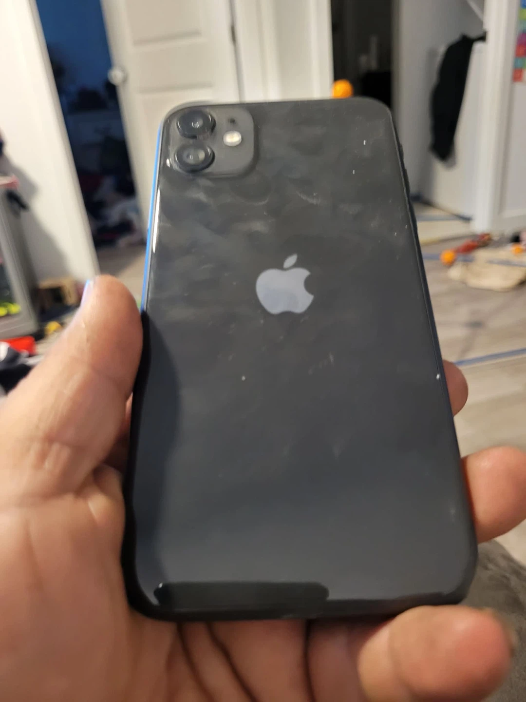 iPhone 11 - photo 2