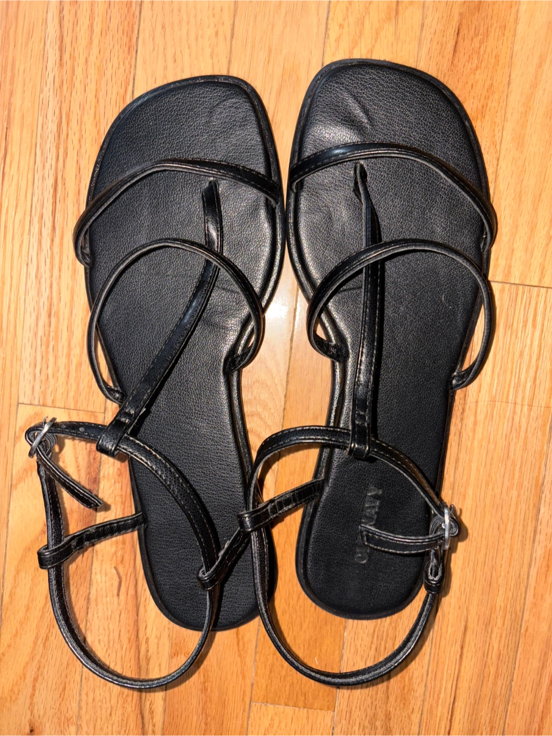 Old Navy Black Strappy Flat Sandals - photo 2