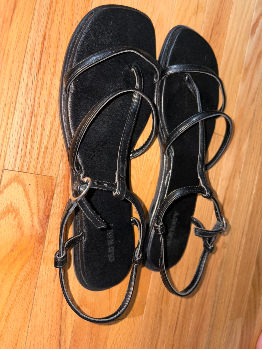 Old Navy Black Strappy Flat Sandals - photo 4