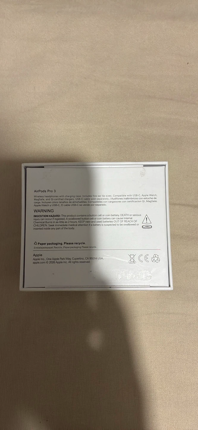 Apple AirPods - photo 2