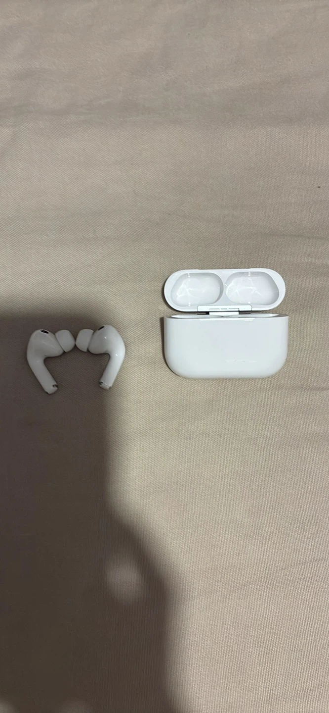 Apple AirPods - photo 5