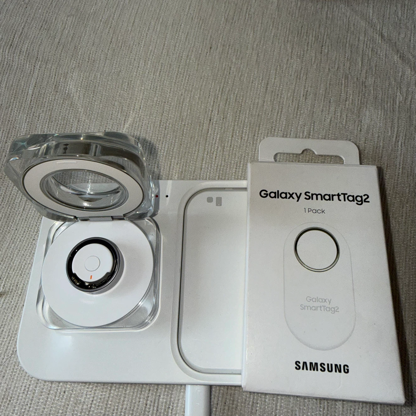 Samsung Galaxy ring size 7, smartag2,and wireless charger pad - photo 2