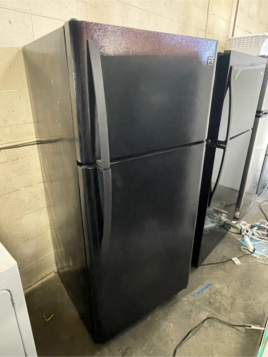 Kenmore Top Freezer Refrigerator - photo 2