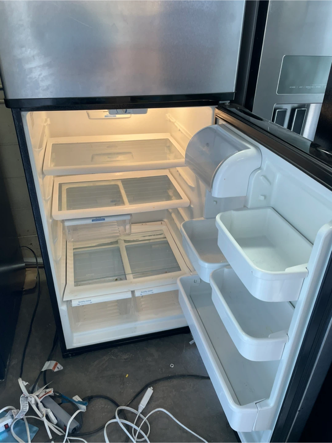 Whirlpool Refrigerator - photo 2