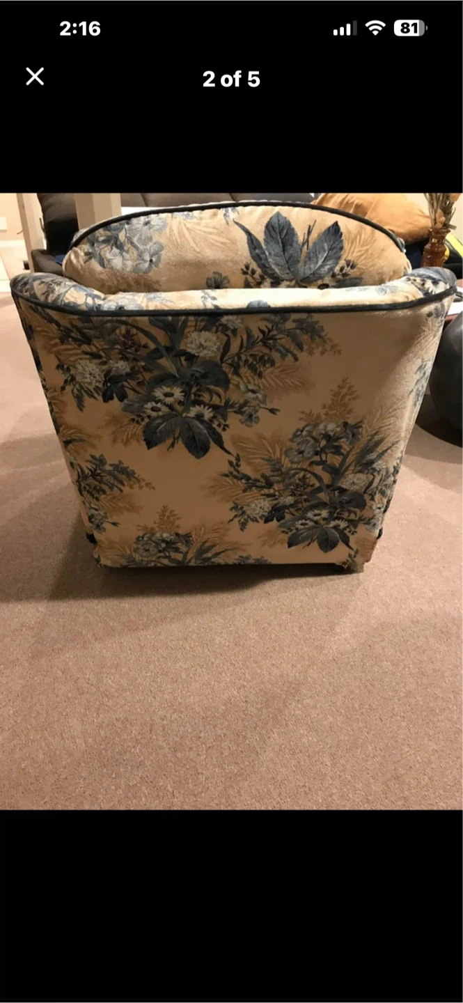 Movie 🎥 prop vintage Floral Armchair - photo 2