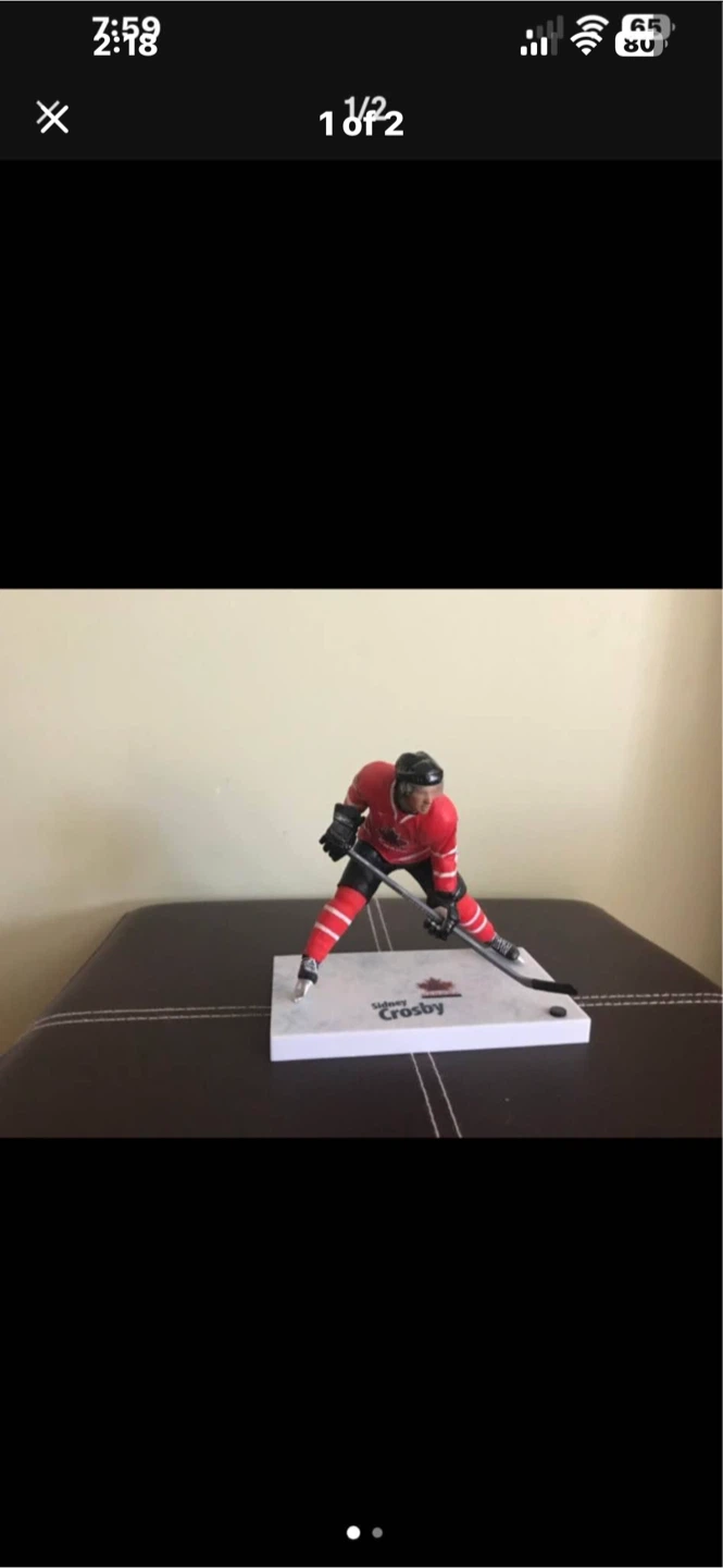Sidney Crosby 87 Hockey Figure