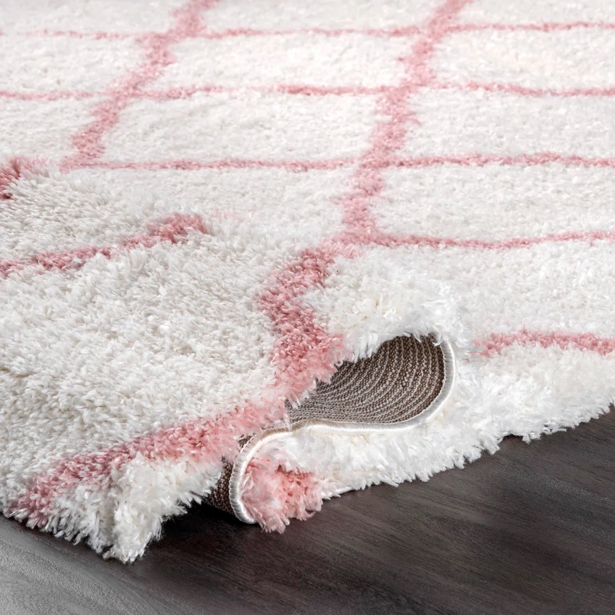 Cuanaic Trellis Shag Performance White/Pink Rug by Harriet Bee - photo 3