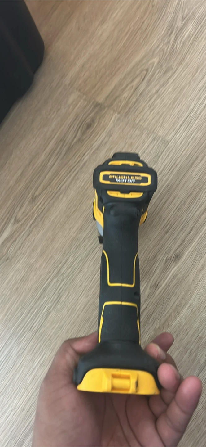 DEWALT DCF840 1/2" Cordless Impact Driver - photo 3